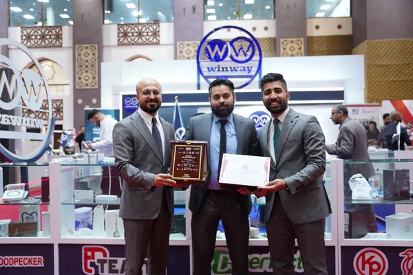 Exhibitors Gallery 11